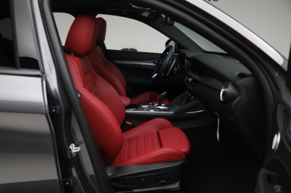 New 2024 Alfa Romeo Stelvio Veloce for sale $59,205 at Rolls-Royce Motor Cars Greenwich in Greenwich CT 06830 19