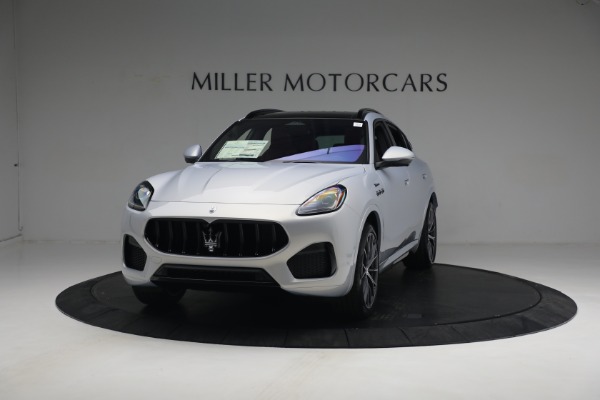 New 2023 Maserati Grecale Modena for sale $91,601 at Rolls-Royce Motor Cars Greenwich in Greenwich CT 06830 1