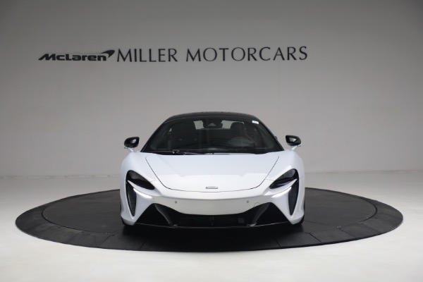 New 2023 McLaren Artura TechLux for sale $279,835 at Rolls-Royce Motor Cars Greenwich in Greenwich CT 06830 12