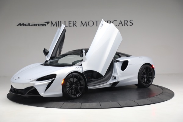 New 2023 McLaren Artura TechLux for sale $279,835 at Rolls-Royce Motor Cars Greenwich in Greenwich CT 06830 14