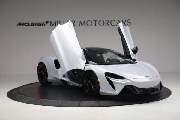 New 2023 McLaren Artura TechLux for sale $279,835 at Rolls-Royce Motor Cars Greenwich in Greenwich CT 06830 17