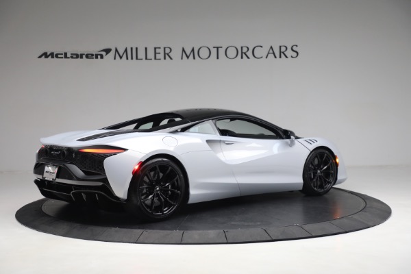 New 2023 McLaren Artura TechLux for sale $279,835 at Rolls-Royce Motor Cars Greenwich in Greenwich CT 06830 8