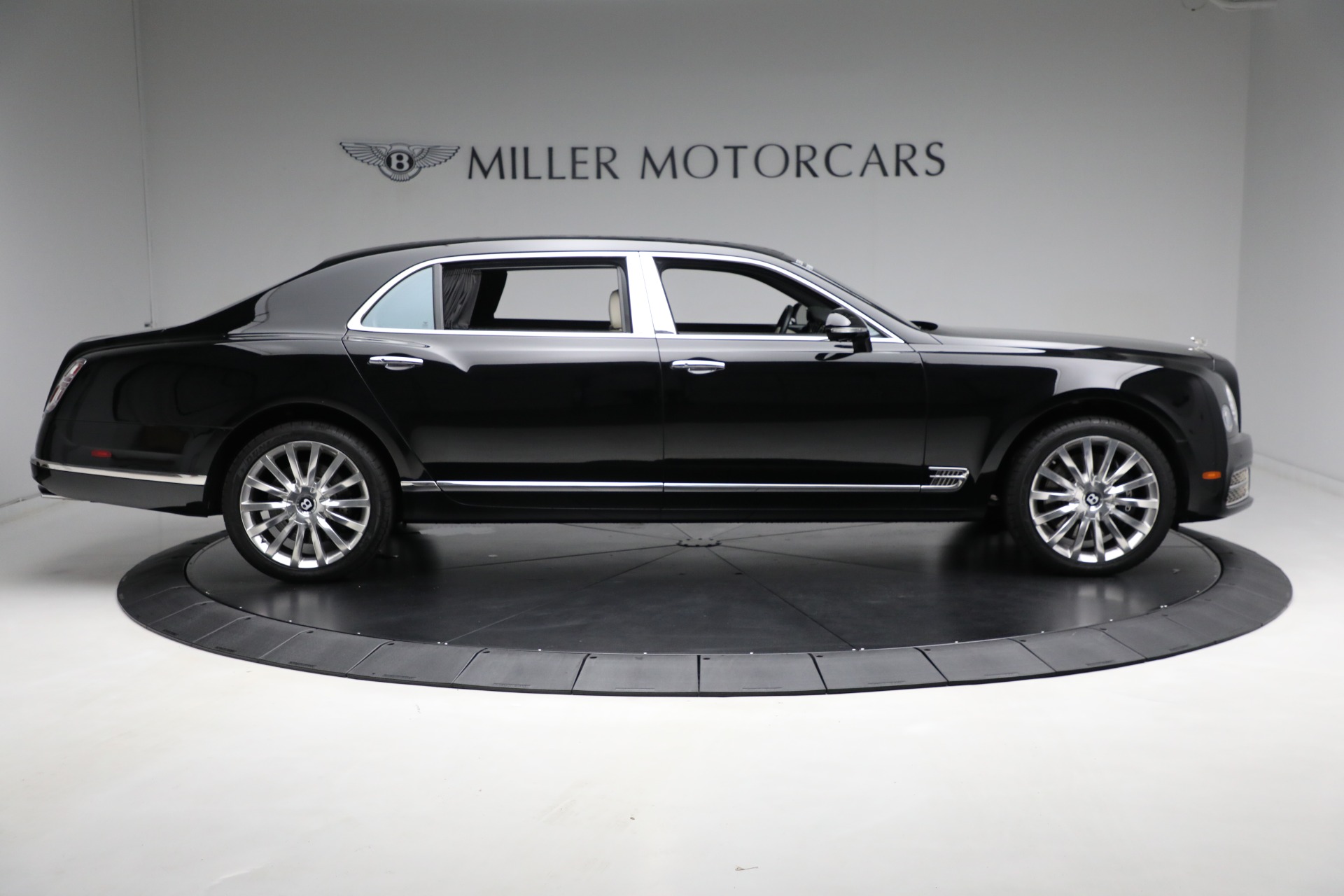 Used 2017 Bentley Mulsanne Extended Wheelbase for sale Sold at Rolls-Royce Motor Cars Greenwich in Greenwich CT 06830 10