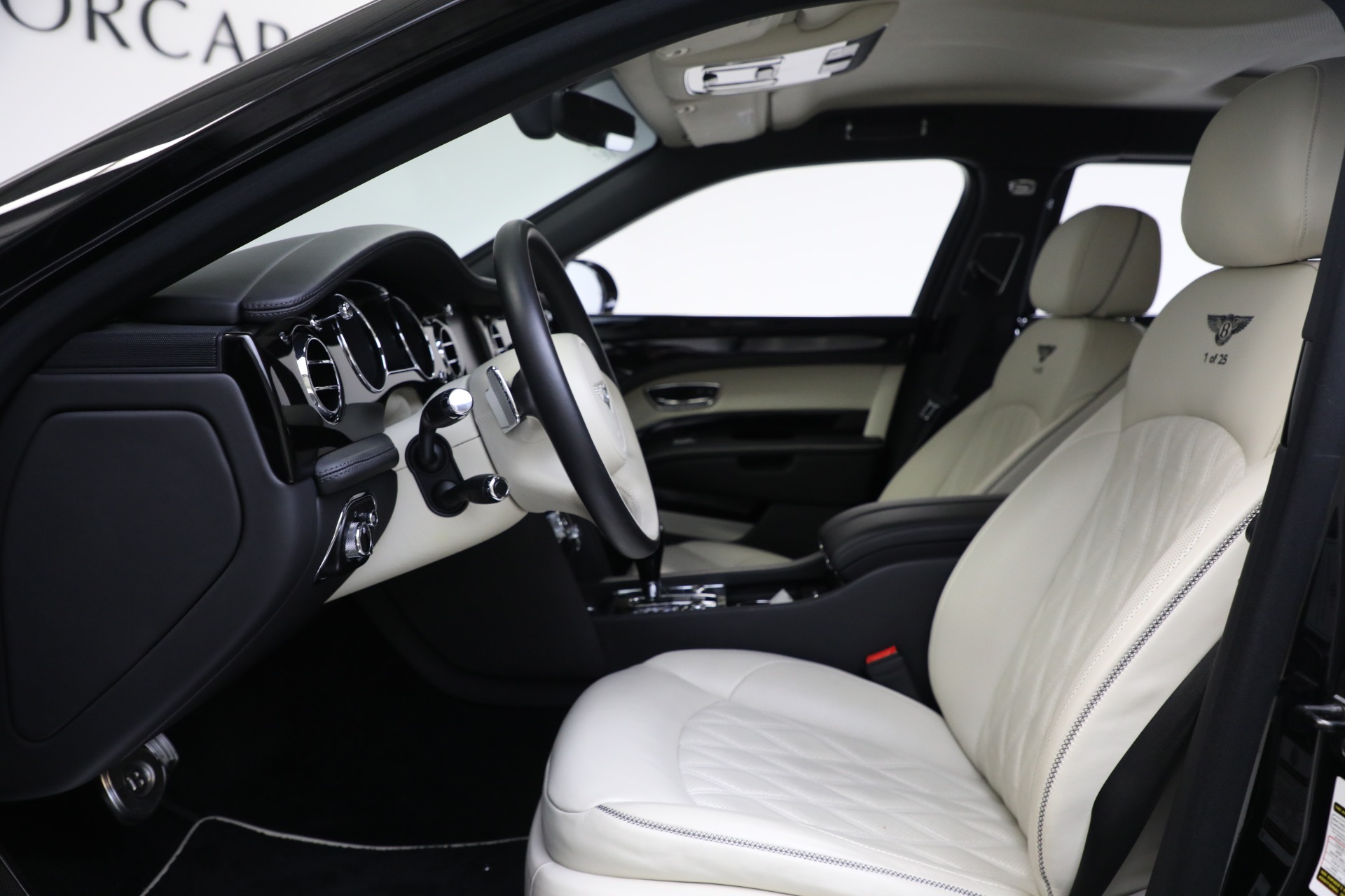 Used 2017 Bentley Mulsanne Extended Wheelbase for sale Sold at Rolls-Royce Motor Cars Greenwich in Greenwich CT 06830 18