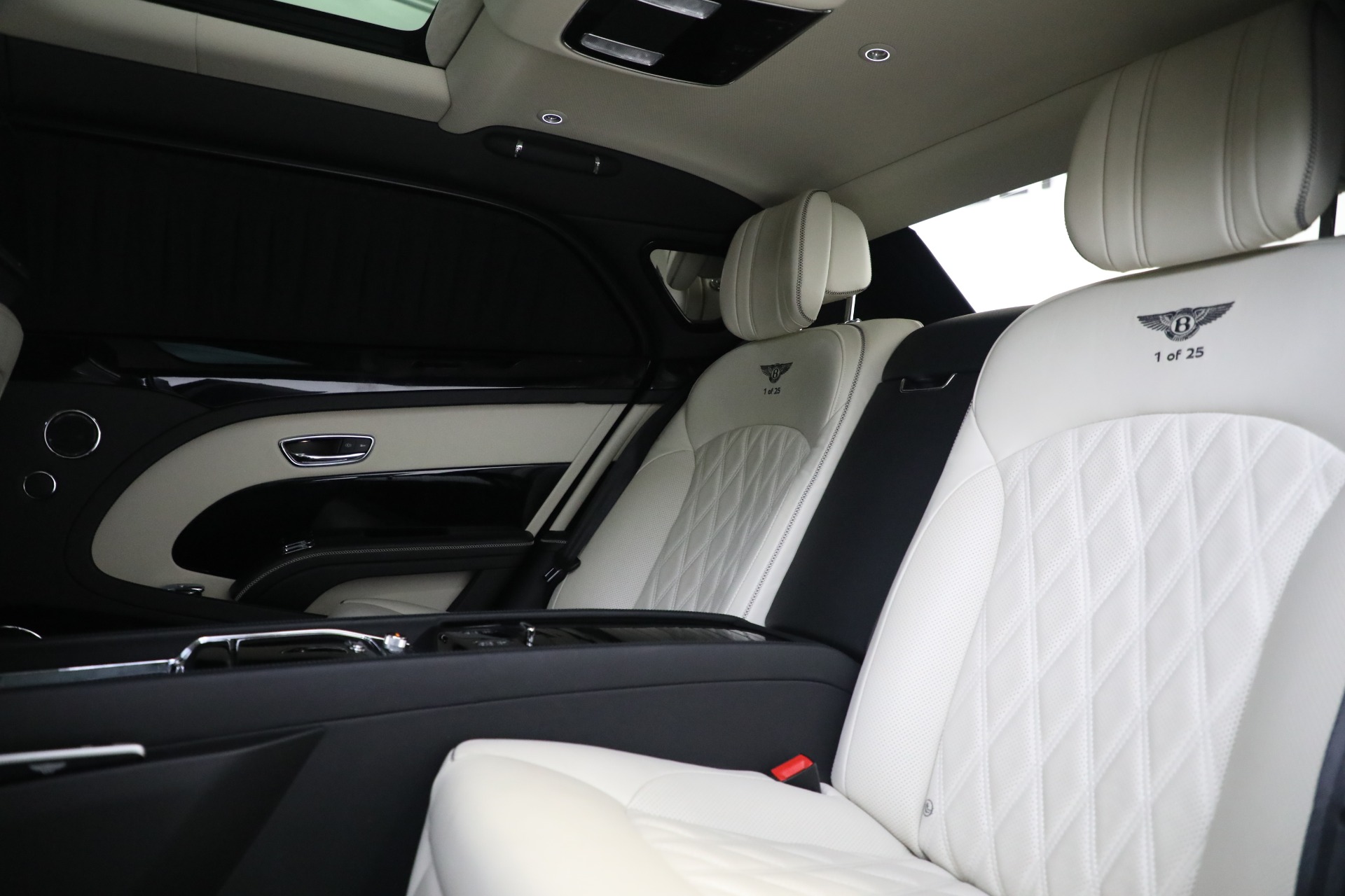 Used 2017 Bentley Mulsanne Extended Wheelbase for sale Sold at Rolls-Royce Motor Cars Greenwich in Greenwich CT 06830 27