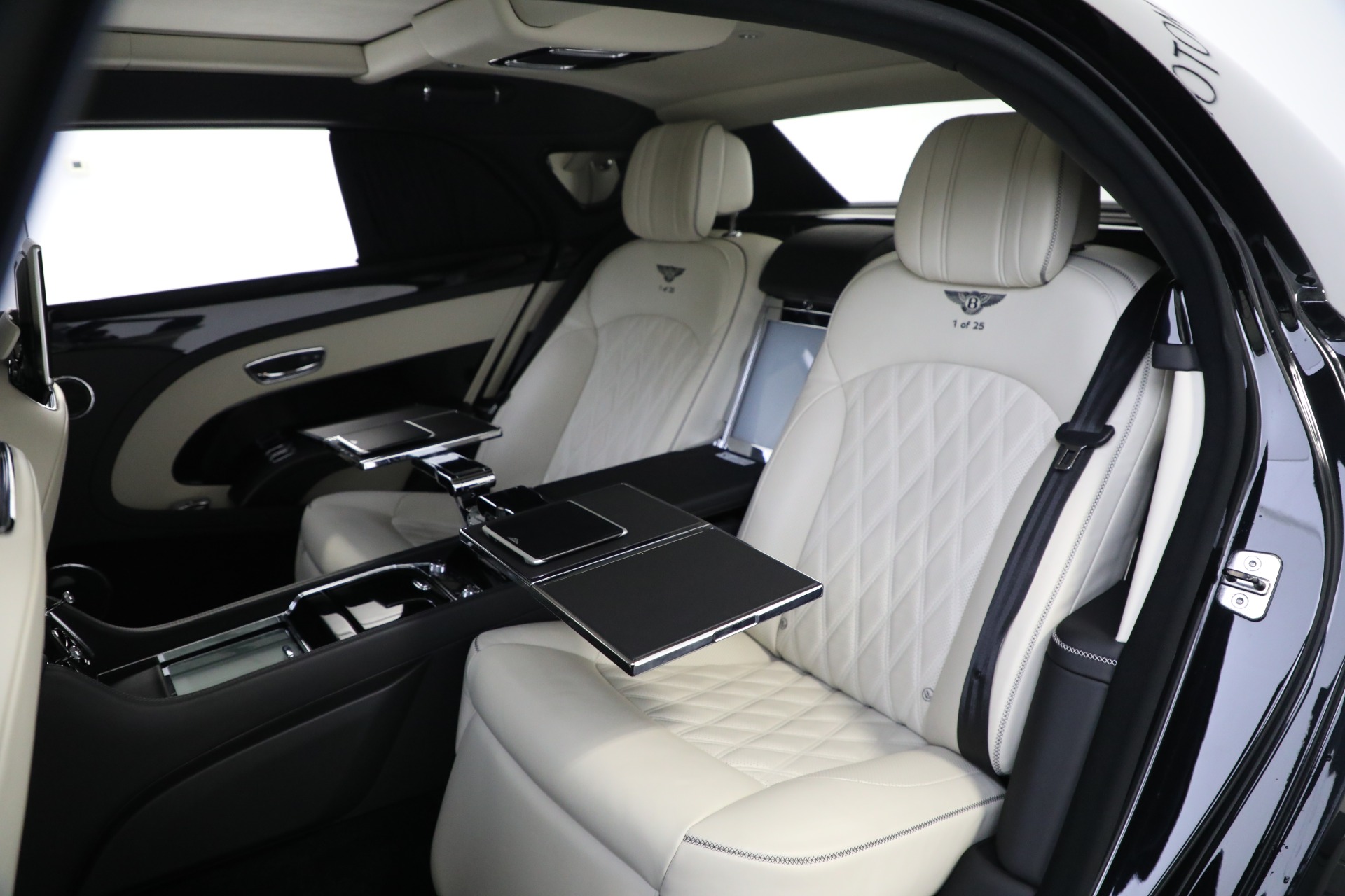 Used 2017 Bentley Mulsanne Extended Wheelbase for sale Sold at Rolls-Royce Motor Cars Greenwich in Greenwich CT 06830 28