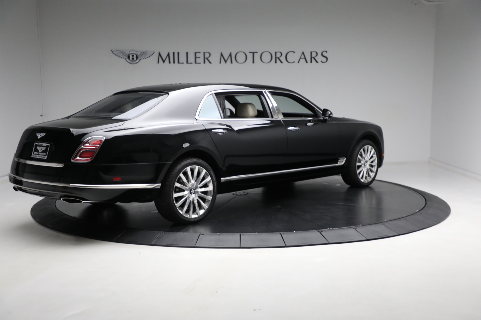 Used 2017 Bentley Mulsanne Extended Wheelbase for sale Sold at Rolls-Royce Motor Cars Greenwich in Greenwich CT 06830 9