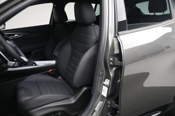 New 2024 Alfa Romeo Tonale Ti for sale $54,450 at Rolls-Royce Motor Cars Greenwich in Greenwich CT 06830 17