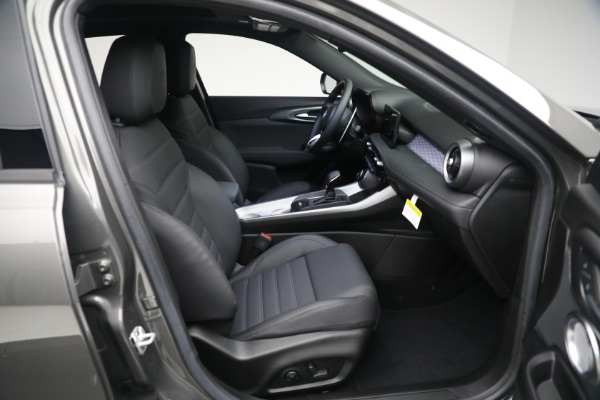 New 2024 Alfa Romeo Tonale Ti for sale $54,450 at Rolls-Royce Motor Cars Greenwich in Greenwich CT 06830 21