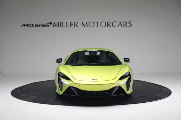 New 2023 McLaren Artura Vision for sale $277,875 at Rolls-Royce Motor Cars Greenwich in Greenwich CT 06830 12