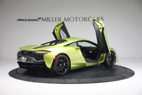 New 2023 McLaren Artura Vision for sale $277,875 at Rolls-Royce Motor Cars Greenwich in Greenwich CT 06830 16
