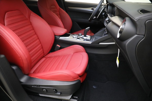 New 2023 Alfa Romeo Stelvio Veloce for sale $48,900 at Rolls-Royce Motor Cars Greenwich in Greenwich CT 06830 16