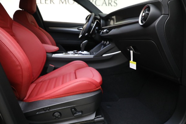 New 2023 Alfa Romeo Stelvio Veloce for sale $48,900 at Rolls-Royce Motor Cars Greenwich in Greenwich CT 06830 17