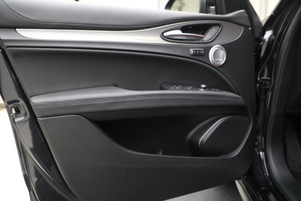New 2023 Alfa Romeo Stelvio Veloce for sale $48,900 at Rolls-Royce Motor Cars Greenwich in Greenwich CT 06830 22