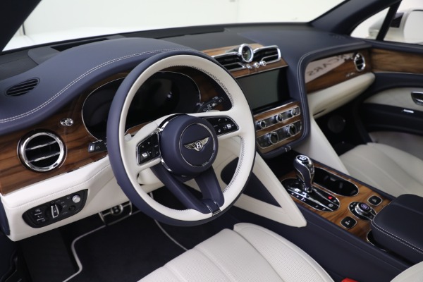 New 2023 Bentley Bentayga EWB Azure V8 for sale $292,110 at Rolls-Royce Motor Cars Greenwich in Greenwich CT 06830 18
