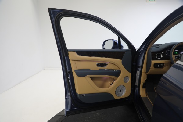 New 2023 Bentley Bentayga Hybrid for sale $250,740 at Rolls-Royce Motor Cars Greenwich in Greenwich CT 06830 20