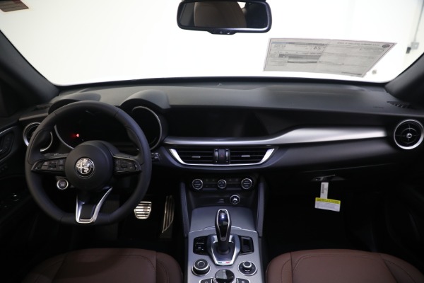 New 2024 Alfa Romeo Stelvio Ti for sale $54,570 at Rolls-Royce Motor Cars Greenwich in Greenwich CT 06830 20