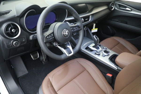 New 2024 Alfa Romeo Stelvio Ti for sale $54,570 at Rolls-Royce Motor Cars Greenwich in Greenwich CT 06830 21