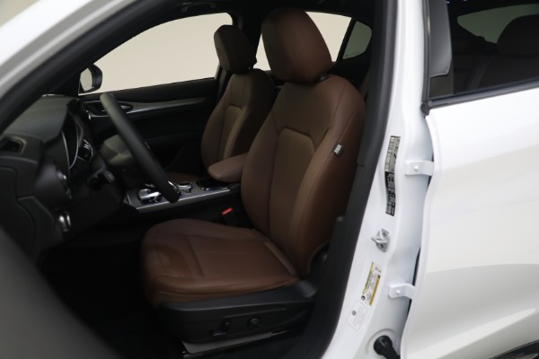 New 2024 Alfa Romeo Stelvio Ti for sale $54,570 at Rolls-Royce Motor Cars Greenwich in Greenwich CT 06830 23