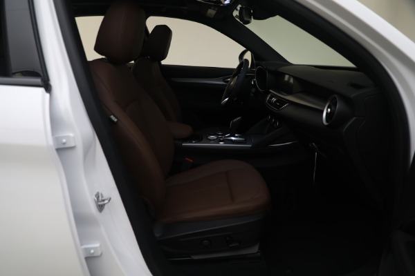 New 2024 Alfa Romeo Stelvio Ti for sale $54,570 at Rolls-Royce Motor Cars Greenwich in Greenwich CT 06830 25