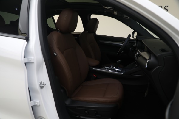 New 2024 Alfa Romeo Stelvio Ti for sale $54,570 at Rolls-Royce Motor Cars Greenwich in Greenwich CT 06830 26
