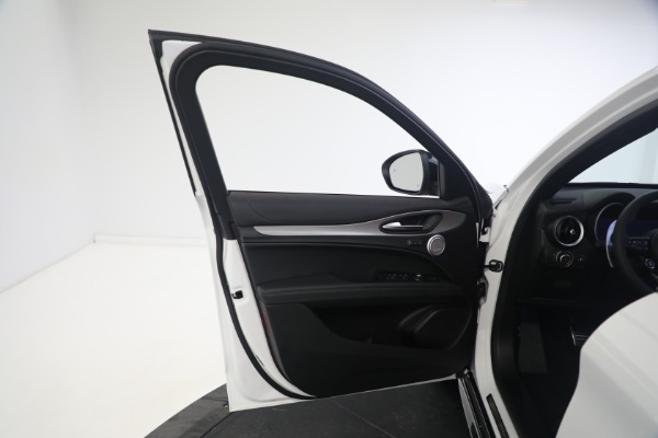 New 2024 Alfa Romeo Stelvio Veloce for sale $56,095 at Rolls-Royce Motor Cars Greenwich in Greenwich CT 06830 25