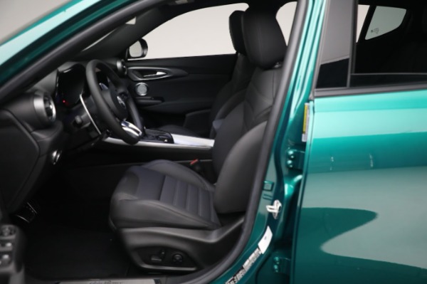New 2024 Alfa Romeo Tonale Veloce for sale $58,840 at Rolls-Royce Motor Cars Greenwich in Greenwich CT 06830 20