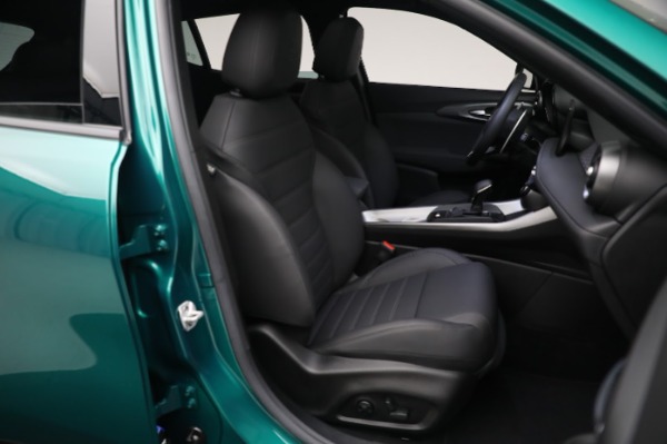 New 2024 Alfa Romeo Tonale Veloce for sale $58,840 at Rolls-Royce Motor Cars Greenwich in Greenwich CT 06830 23