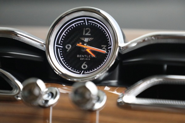 Used 2023 Bentley Bentayga Azure Hybrid for sale Sold at Rolls-Royce Motor Cars Greenwich in Greenwich CT 06830 26