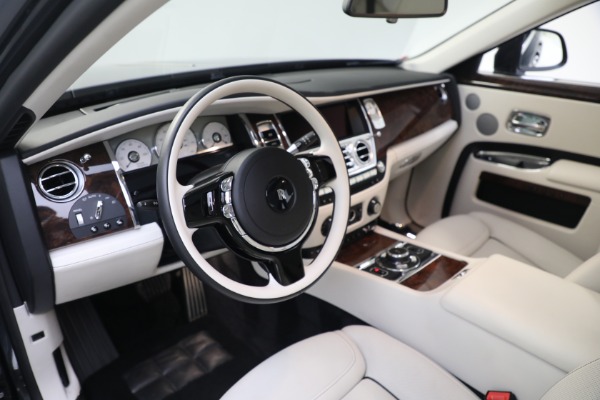 Used 2019 Rolls-Royce Ghost for sale $225,900 at Rolls-Royce Motor Cars Greenwich in Greenwich CT 06830 21
