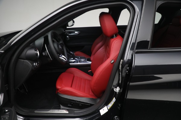 New 2024 Alfa Romeo Giulia Veloce for sale $55,350 at Rolls-Royce Motor Cars Greenwich in Greenwich CT 06830 22
