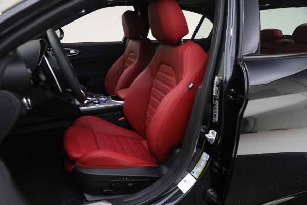 New 2024 Alfa Romeo Giulia Veloce for sale $55,350 at Rolls-Royce Motor Cars Greenwich in Greenwich CT 06830 23