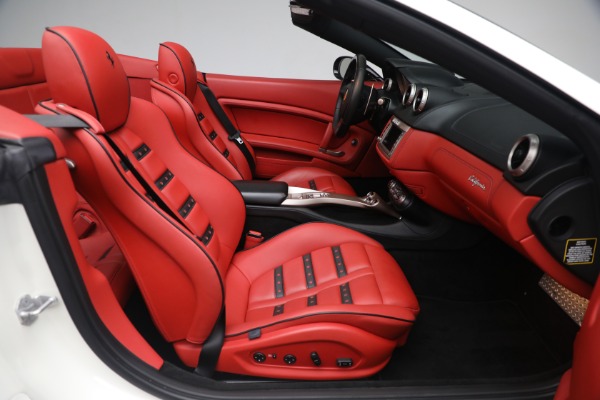 Used 2014 Ferrari California for sale $134,900 at Rolls-Royce Motor Cars Greenwich in Greenwich CT 06830 24