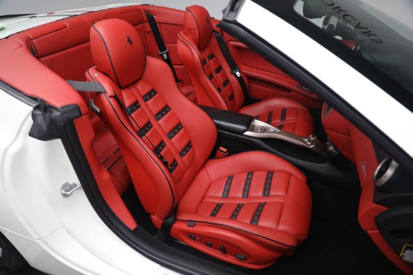 Used 2014 Ferrari California for sale $134,900 at Rolls-Royce Motor Cars Greenwich in Greenwich CT 06830 25