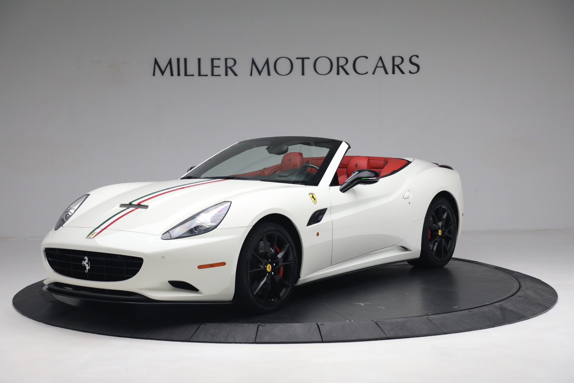 Used 2014 Ferrari California for sale $134,900 at Rolls-Royce Motor Cars Greenwich in Greenwich CT 06830 1