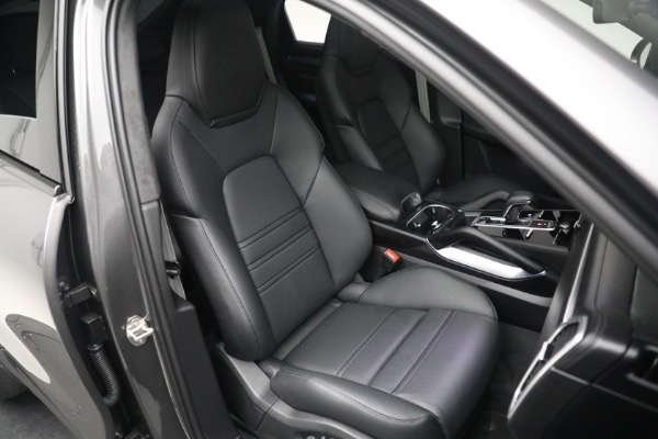 Used 2023 Porsche Cayenne Turbo Coupe for sale $149,900 at Rolls-Royce Motor Cars Greenwich in Greenwich CT 06830 19