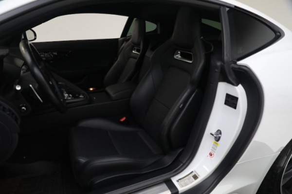 Used 2018 Jaguar F-TYPE R for sale $56,900 at Rolls-Royce Motor Cars Greenwich in Greenwich CT 06830 23