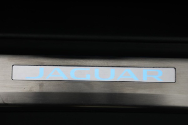 Used 2018 Jaguar F-TYPE R for sale $56,900 at Rolls-Royce Motor Cars Greenwich in Greenwich CT 06830 24