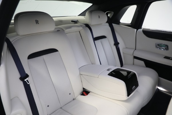 Used 2022 Rolls-Royce Ghost for sale $295,900 at Rolls-Royce Motor Cars Greenwich in Greenwich CT 06830 24