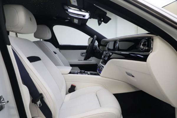 Used 2022 Rolls-Royce Ghost for sale $295,900 at Rolls-Royce Motor Cars Greenwich in Greenwich CT 06830 28