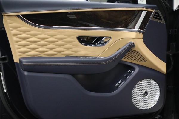 New 2024 Bentley Flying Spur Hybrid Azure for sale $289,115 at Rolls-Royce Motor Cars Greenwich in Greenwich CT 06830 14