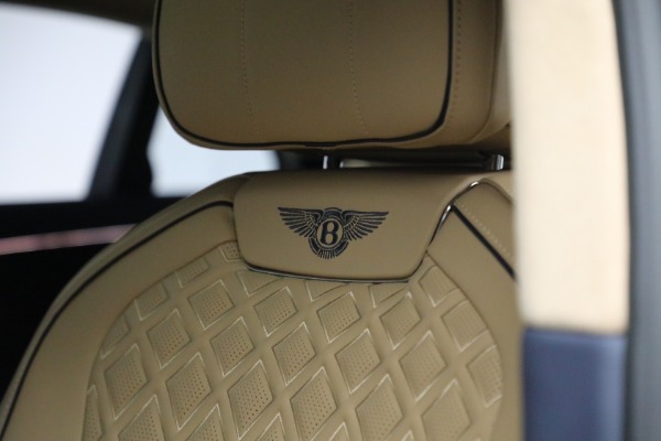 New 2024 Bentley Flying Spur Hybrid Azure for sale $289,115 at Rolls-Royce Motor Cars Greenwich in Greenwich CT 06830 18