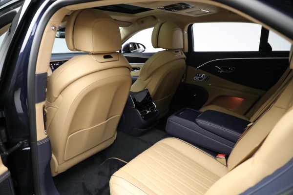 New 2024 Bentley Flying Spur Hybrid Azure for sale $289,115 at Rolls-Royce Motor Cars Greenwich in Greenwich CT 06830 19