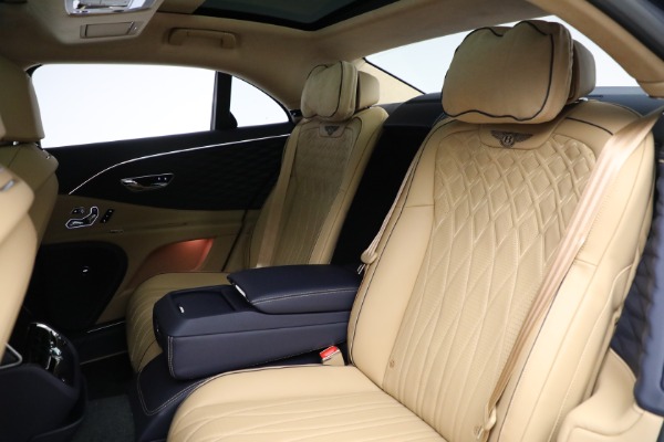 New 2024 Bentley Flying Spur Hybrid Azure for sale $289,115 at Rolls-Royce Motor Cars Greenwich in Greenwich CT 06830 21