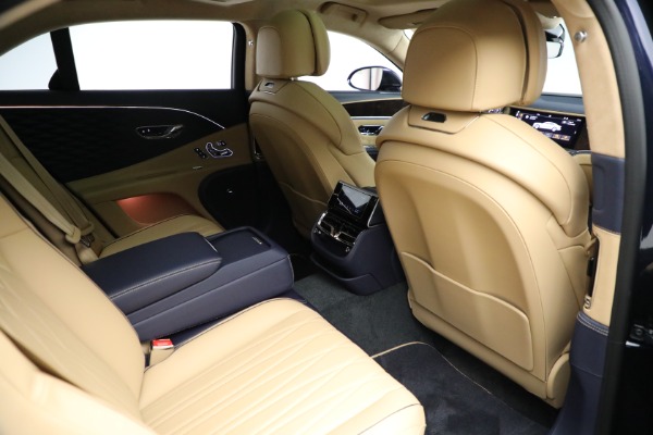 New 2024 Bentley Flying Spur Hybrid Azure for sale $289,115 at Rolls-Royce Motor Cars Greenwich in Greenwich CT 06830 25