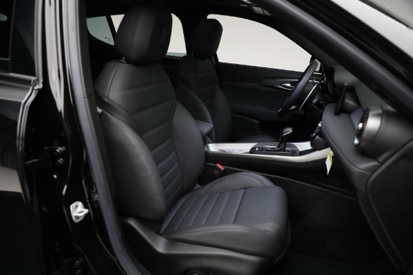 New 2024 Alfa Romeo Tonale Veloce for sale Sold at Rolls-Royce Motor Cars Greenwich in Greenwich CT 06830 25