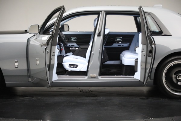New 2024 Rolls-Royce Phantom for sale Call for price at Rolls-Royce Motor Cars Greenwich in Greenwich CT 06830 6