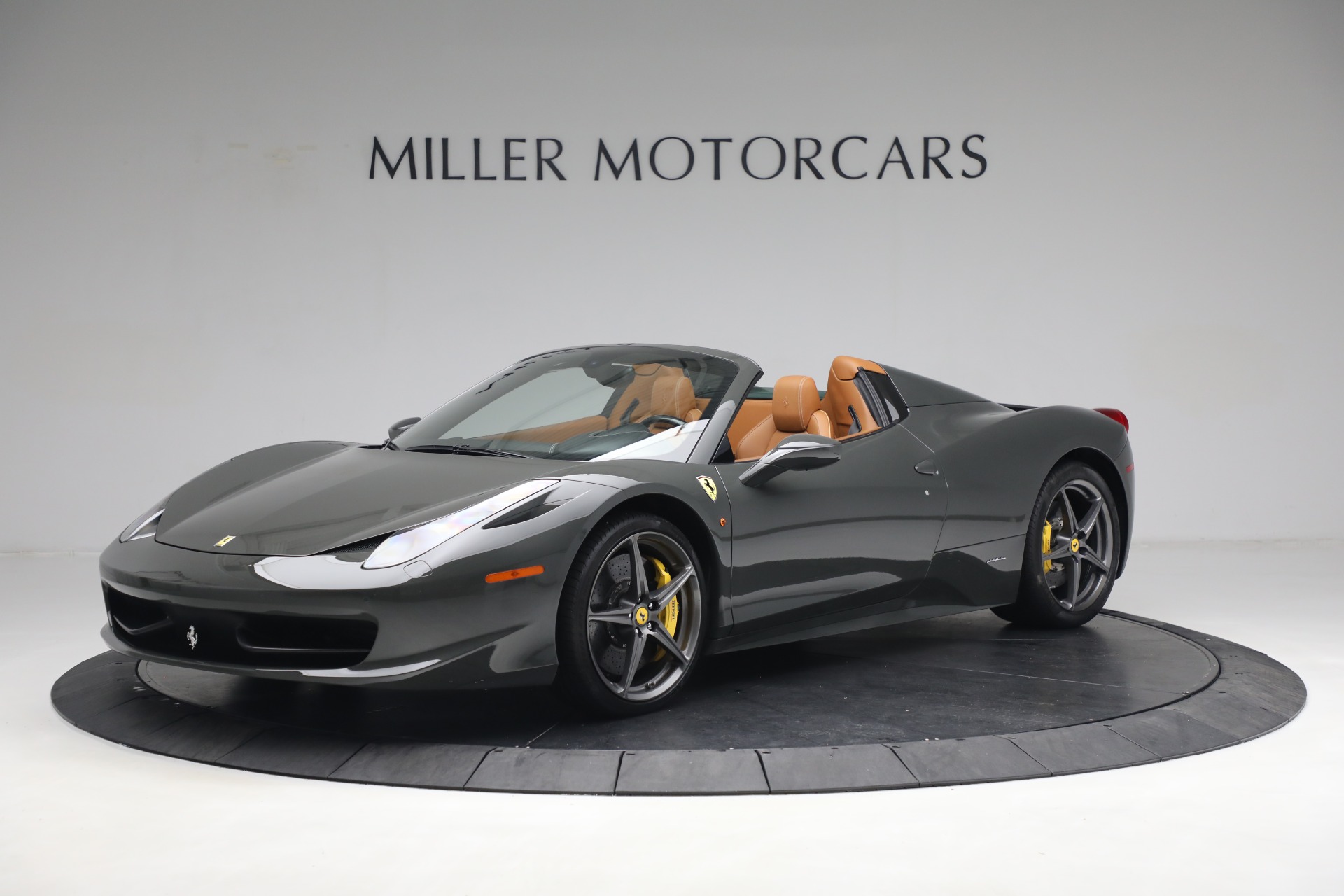 Used 2014 Ferrari 458 Spider for sale $289,900 at Rolls-Royce Motor Cars Greenwich in Greenwich CT 06830 1
