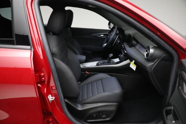 New 2024 Alfa Romeo Tonale Veloce for sale $52,790 at Rolls-Royce Motor Cars Greenwich in Greenwich CT 06830 23