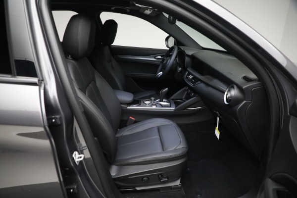 New 2024 Alfa Romeo Stelvio Ti for sale $53,330 at Rolls-Royce Motor Cars Greenwich in Greenwich CT 06830 23